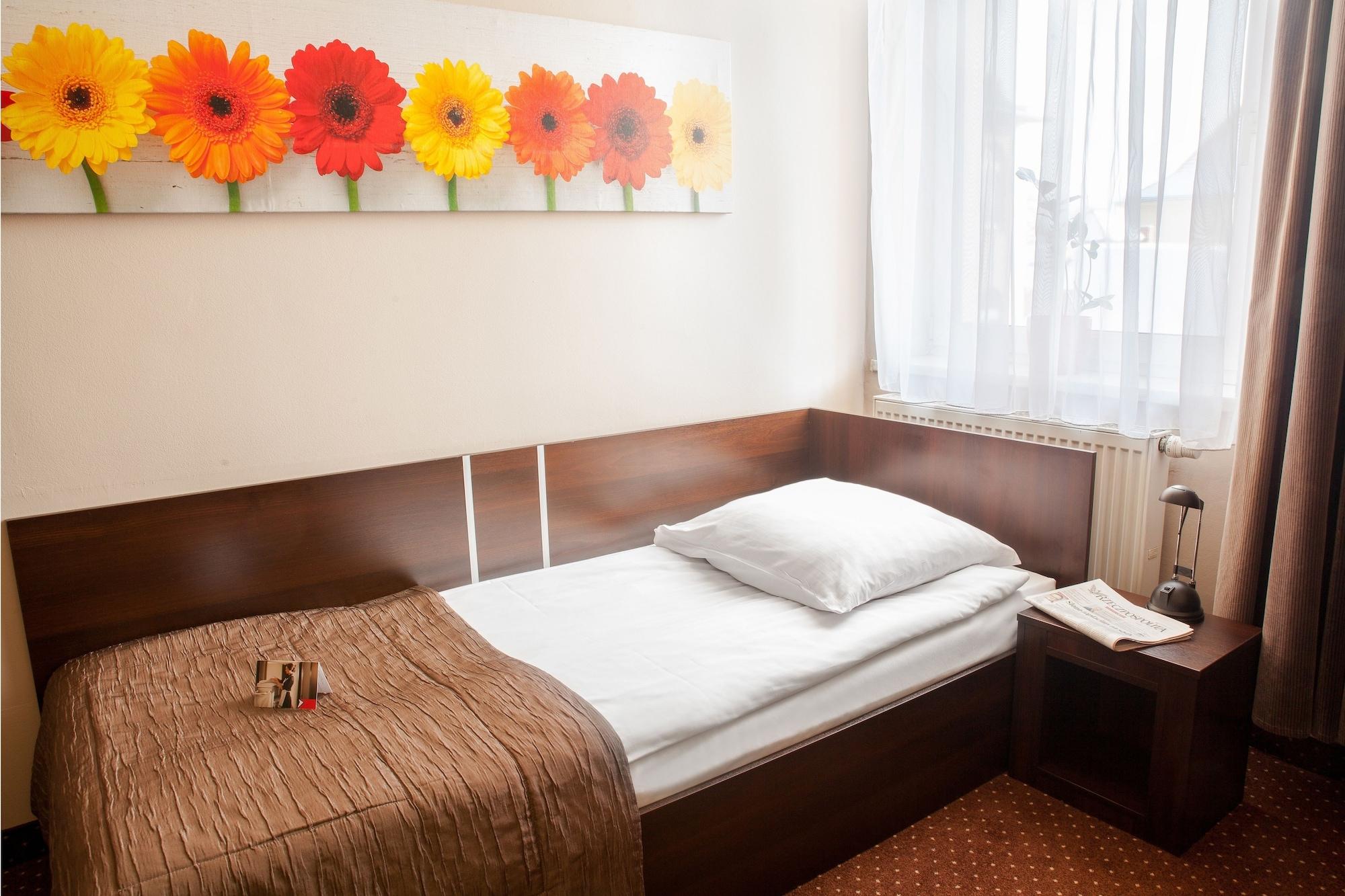 Hotel Diament Economy גליביצ'ה מראה חיצוני תמונה