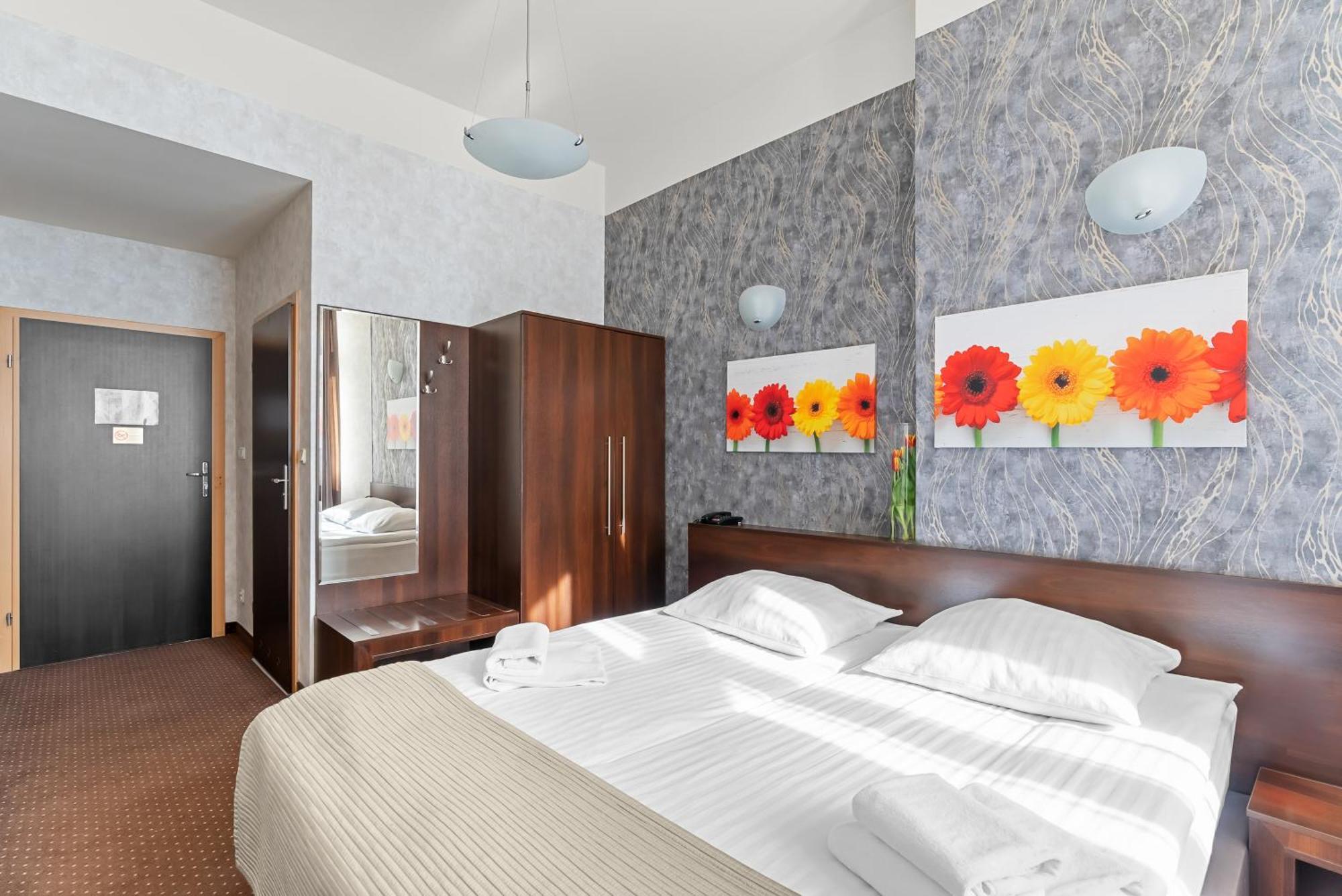 Hotel Diament Economy גליביצ'ה מראה חיצוני תמונה