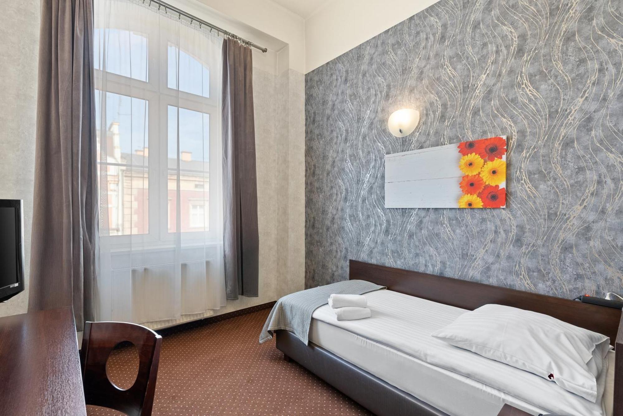 Hotel Diament Economy גליביצ'ה מראה חיצוני תמונה