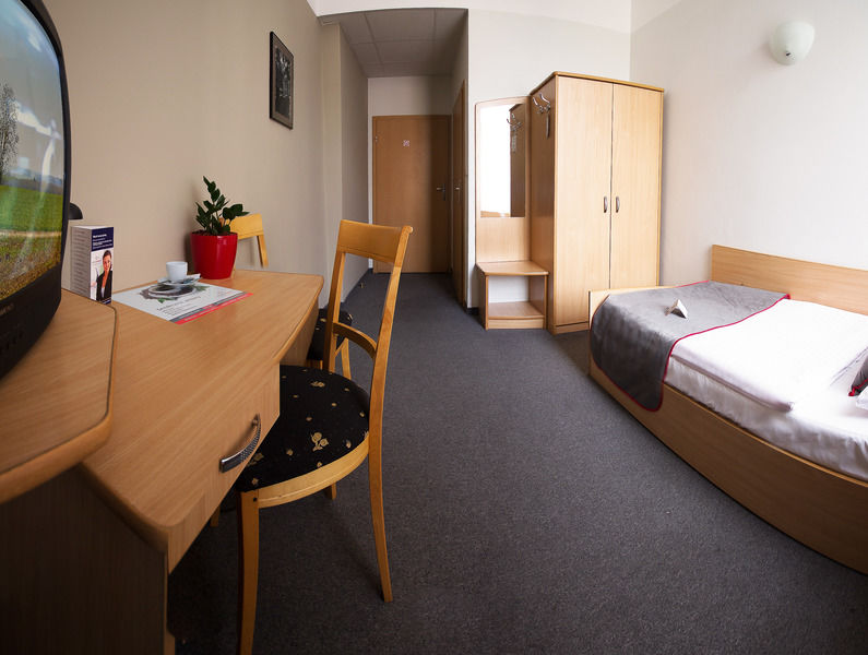 Hotel Diament Economy גליביצ'ה מראה חיצוני תמונה
